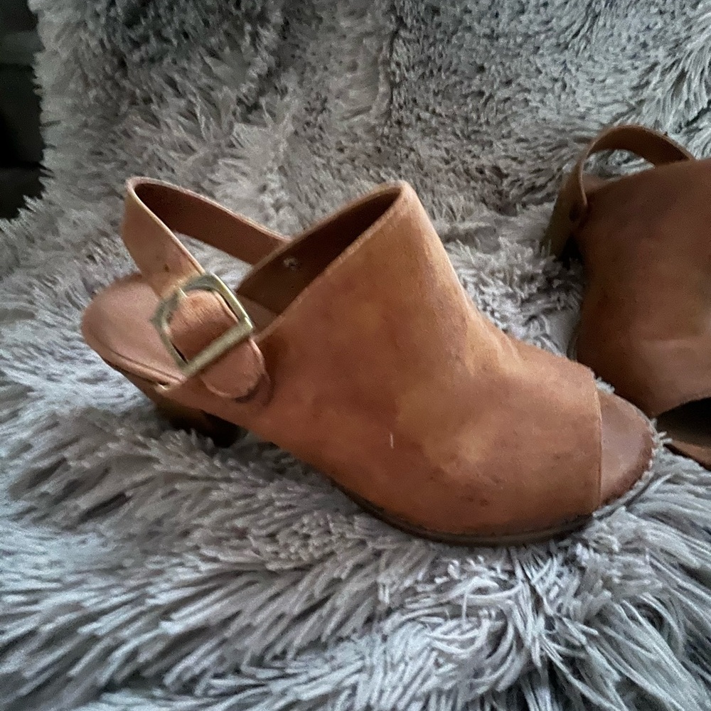 Size 8 Open toed clog